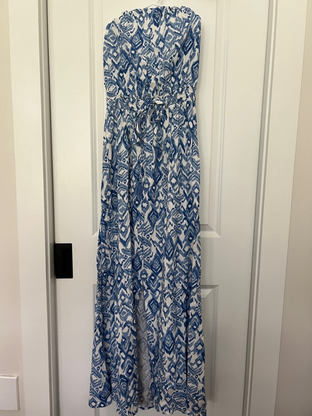 Jessica Simpson Blue and White Strapless Print Maxi Dress